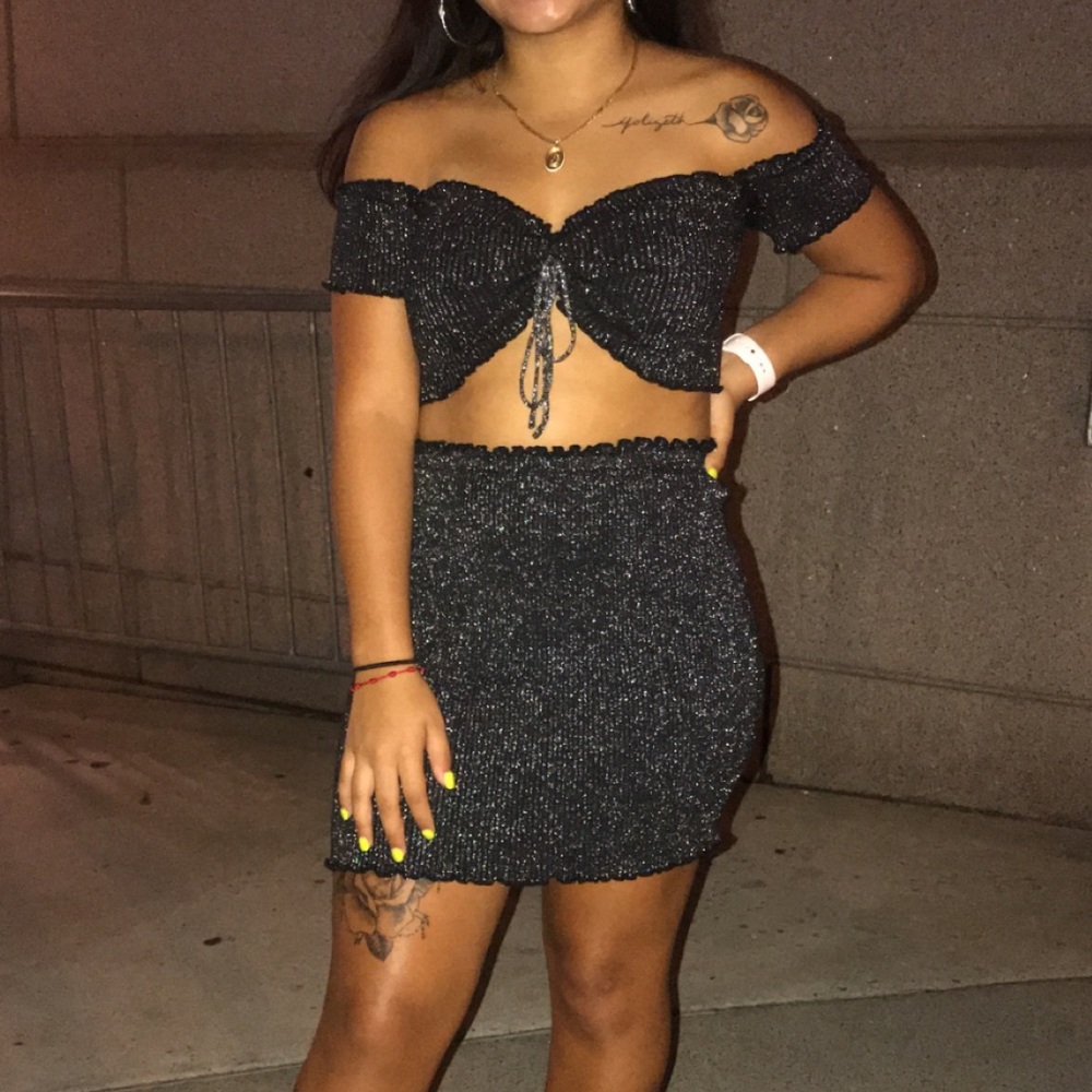 Two piece set - Picture 4 of 4